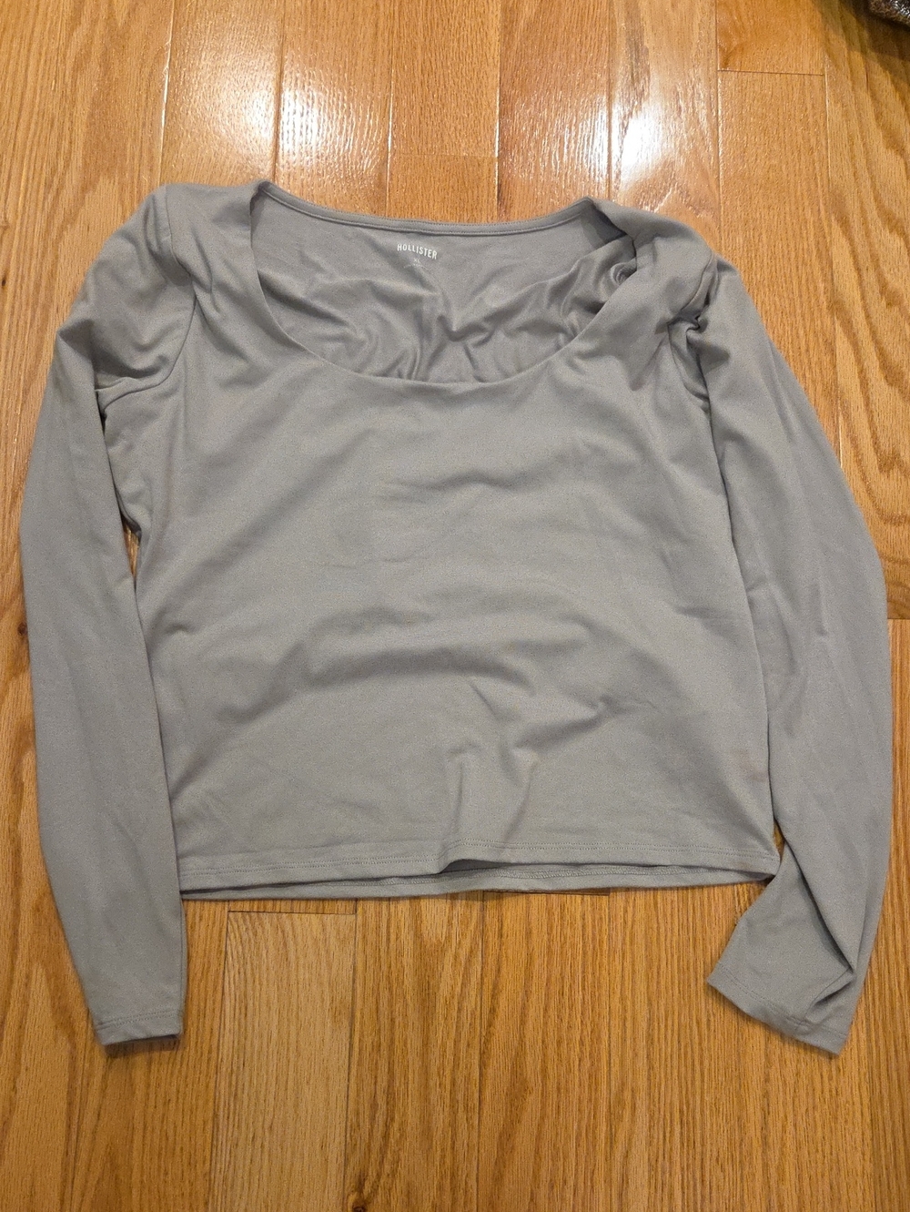 Hollister Light Gray Long Sleeve Scoop Neck Top